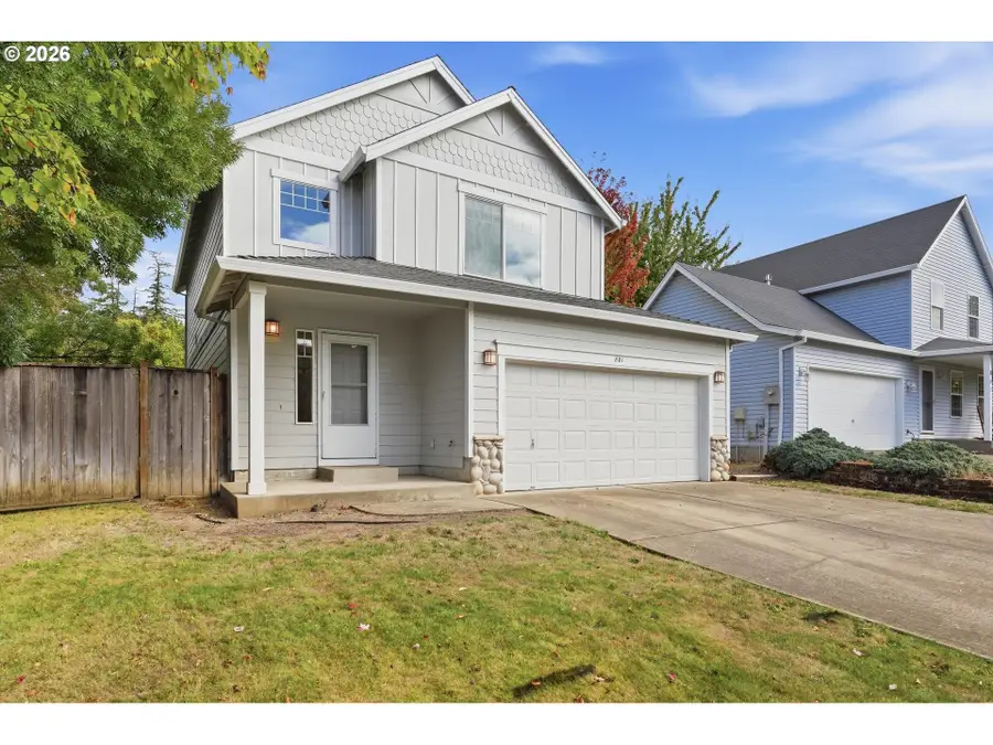 801 E Hilltop Dr, Newberg, OR 97132 - #2