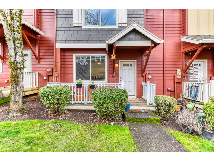 38573 Cascadia Village Dr, Sandy, OR 97055 - #2