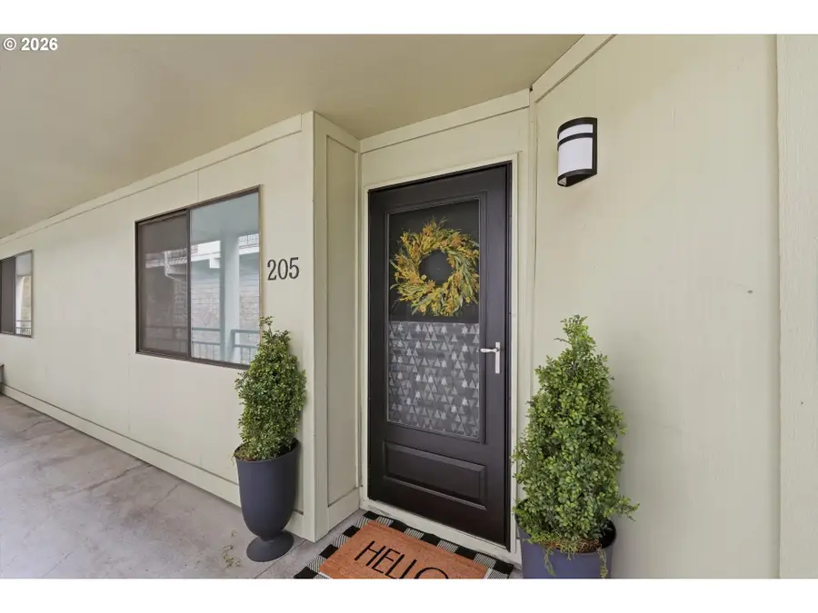 4926 S Corbett Ave #205, Portland, OR 97239 - #2