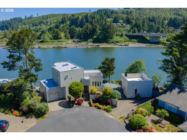 9180 Keys Pl, GlenedenBeach, OR 97388