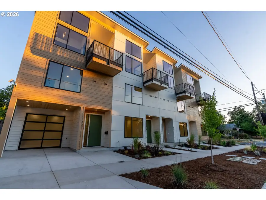 822 E 22nd Ave, Eugene, OR 97405 - #2