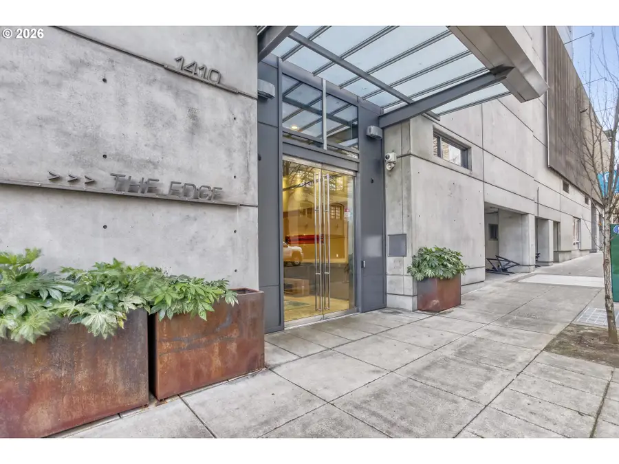 1410 NW Kearney St #909, Portland, OR 97209 - Image #2