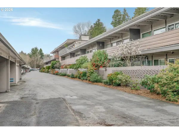 4460 SW Scholls Ferry Rd #3, Portland, OR 97225