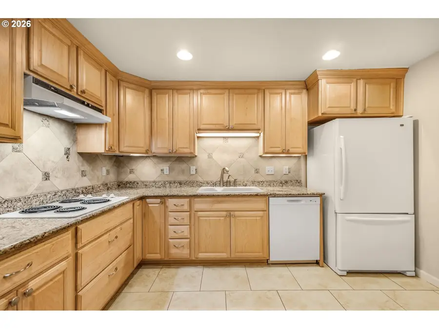 4460 SW Scholls Ferry Rd #3, Portland, OR 97225 - #2