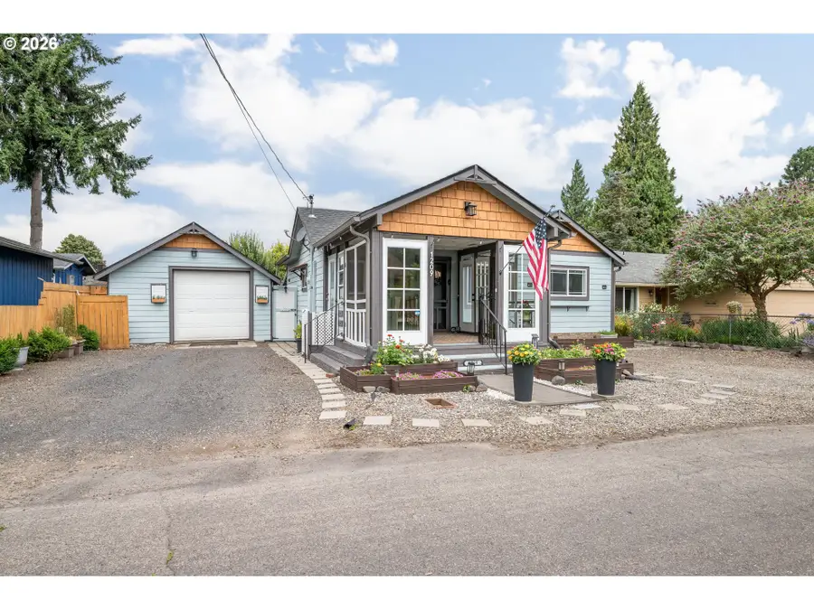 1209 S 11th Ave, Kelso, WA 98626 - #2