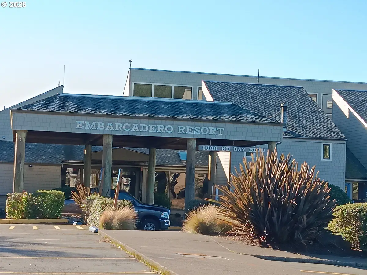 1000 SE Bay Blvd #J-427, Newport, OR 97365 - Image #1