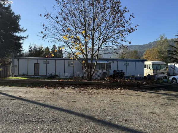 210 Adams St, MyrtleCreek, OR 97457