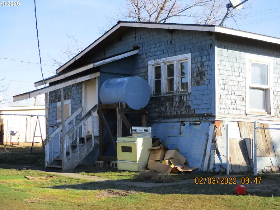 403 N Lincoln St, Condon, OR 97823 - #2