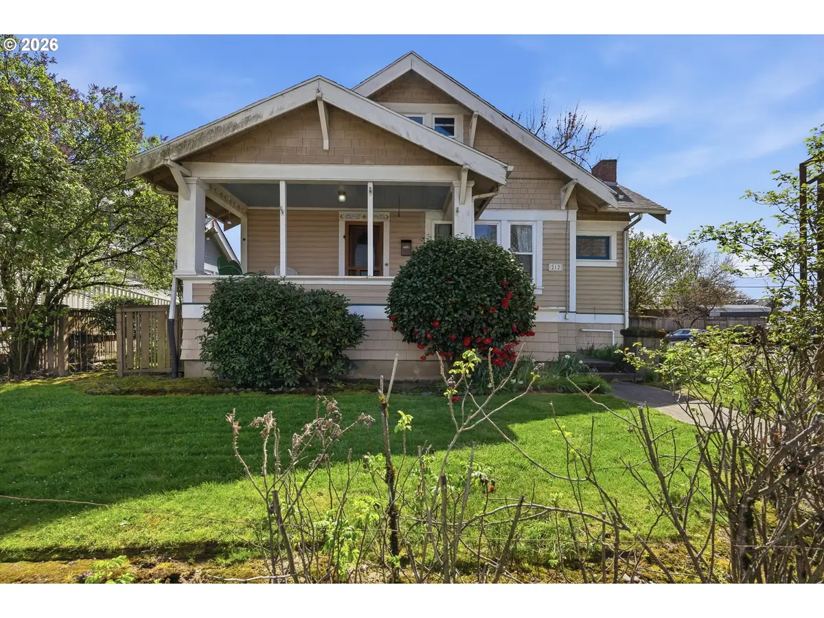 212 W 1st St, Newberg, OR 97132 - #1