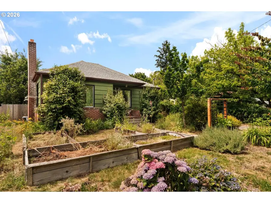 245 SE 108th Ave, Portland, OR 97216 - #3