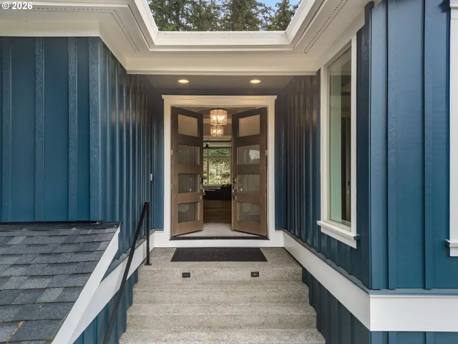 2126 Wembley Pl, Lake Oswego, OR 97034 - #2