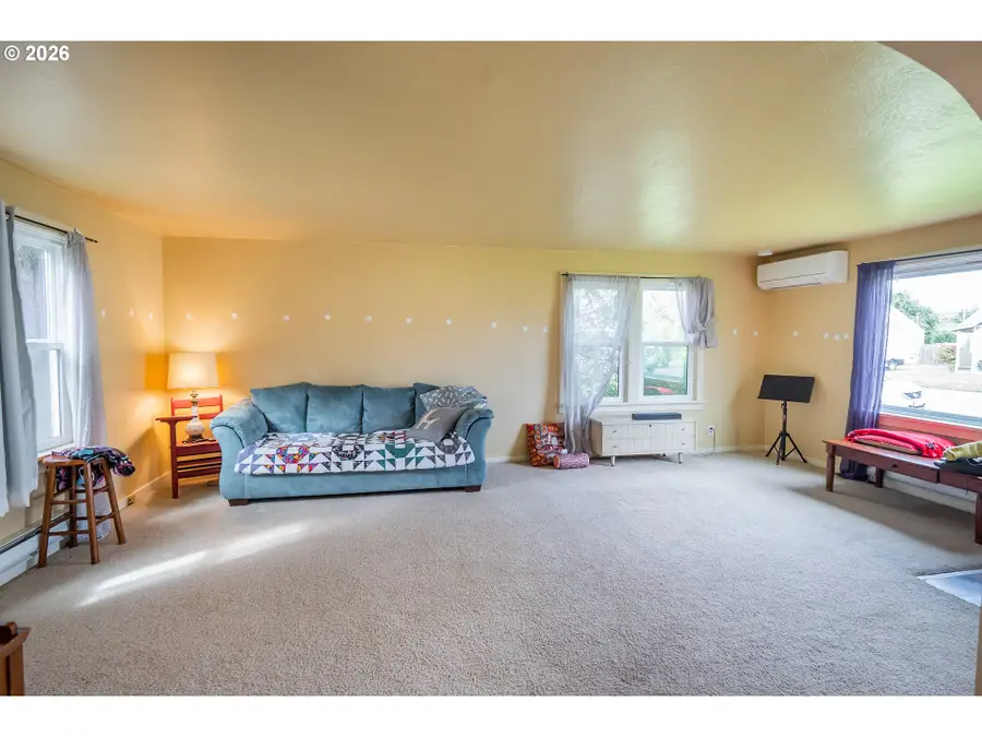 300 21st St, Springfield, OR 97477 - #2