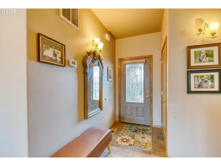 2175 NW Gilliam Ave, Pendleton, OR 97801 - #3