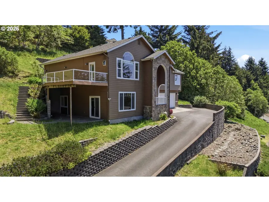 3562 Jake Mann Ln, Florence, OR 97439 - #3