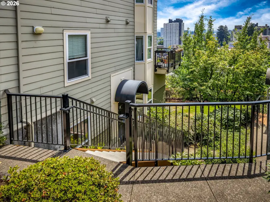 232 NW Uptown Ter #1B, Portland, OR 97210 - #2
