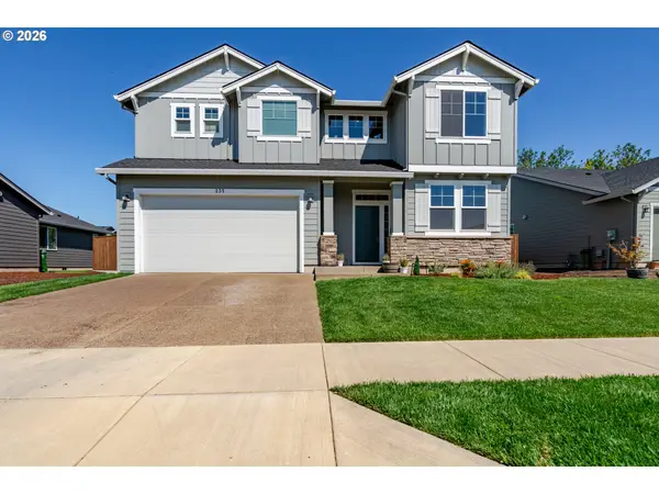235 Walnut St, MtAngel, OR 97362