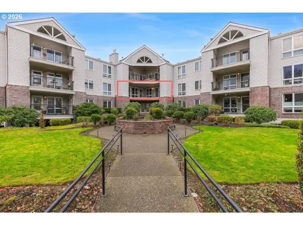 15530 NE Knott St #35, Portland, OR 97230