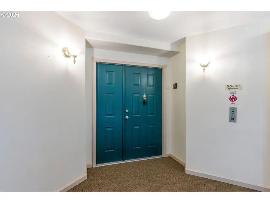 15530 NE Knott St #35, Portland, OR 97230 - Image #2