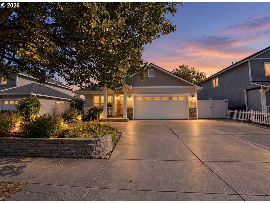 1101 NW 23rd Ave, Battle Ground, WA 98604 - #2