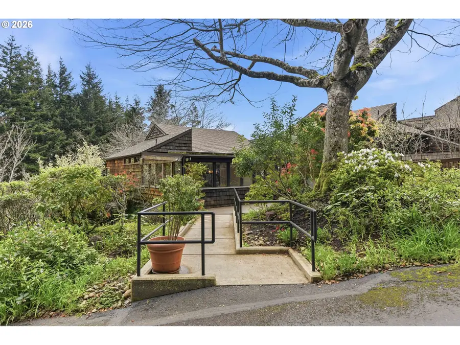 1310 Ingersoll St, Coos Bay, OR 97420 - #3