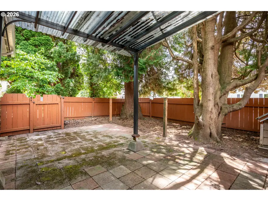 621 S Second St, Toledo, WA 98591 - #3