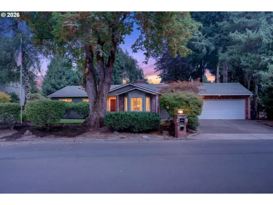 1545 Cloverleaf Rd, Lake Oswego, OR 97034 - #3