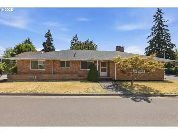 858 N 20th Way, Cornelius, OR 97113