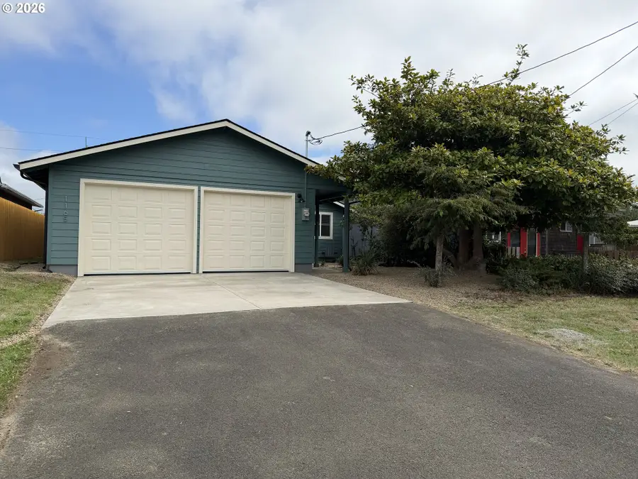1165 NE Broadway St, Waldport, OR 97394 - #3