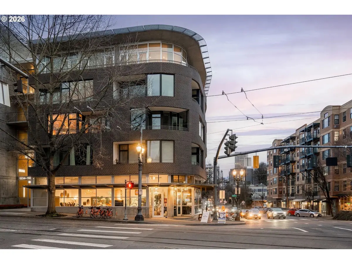1234 SW 18th Ave, Portland, OR 97205 - Image #1