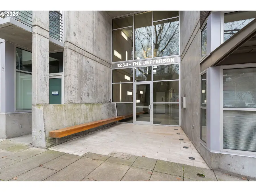 1234 SW 18th Ave, Portland, OR 97205 - Image #3