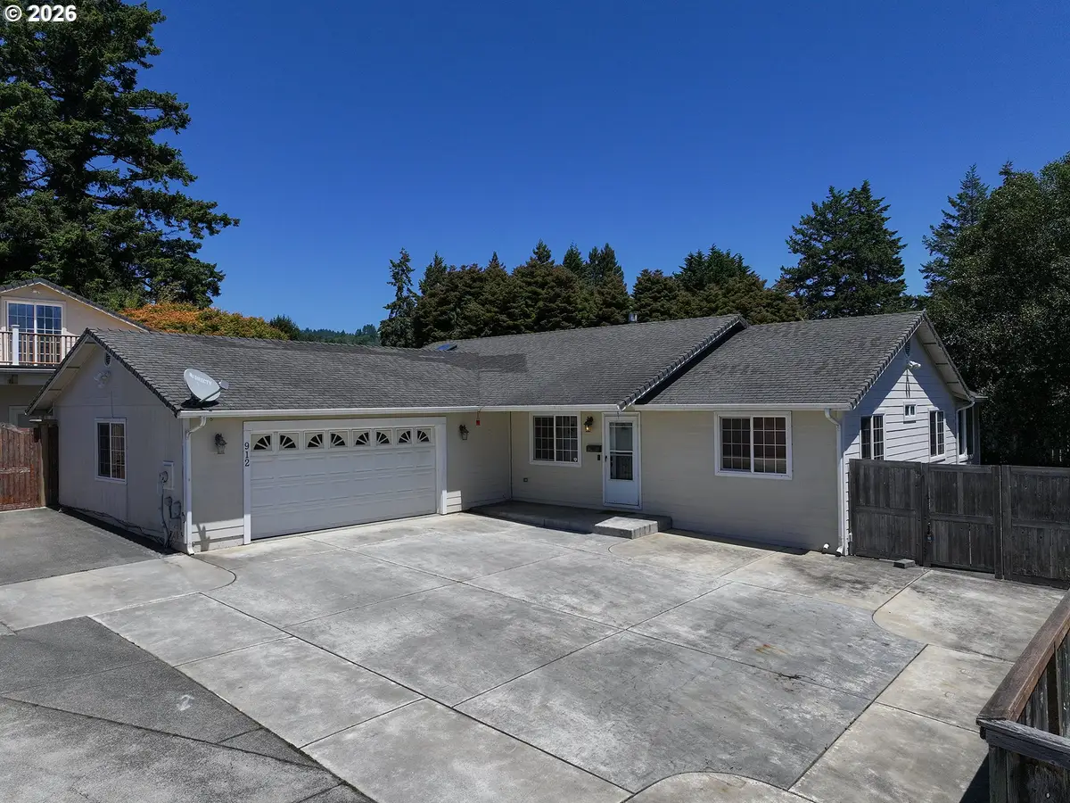 912 Easy St, Brookings, OR 97415 - #1