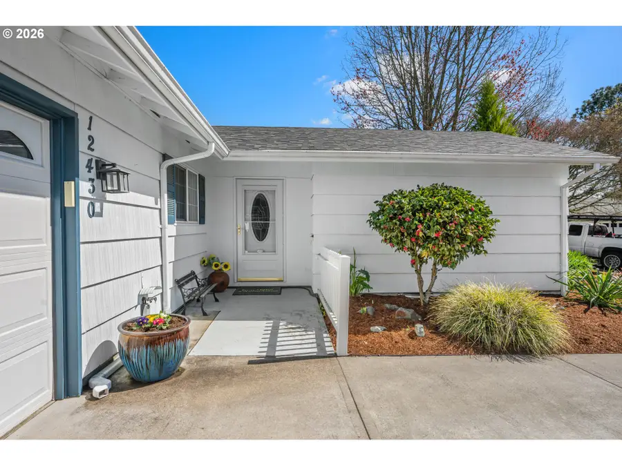 12430 SW King George Dr, King City, OR 97224 - #2