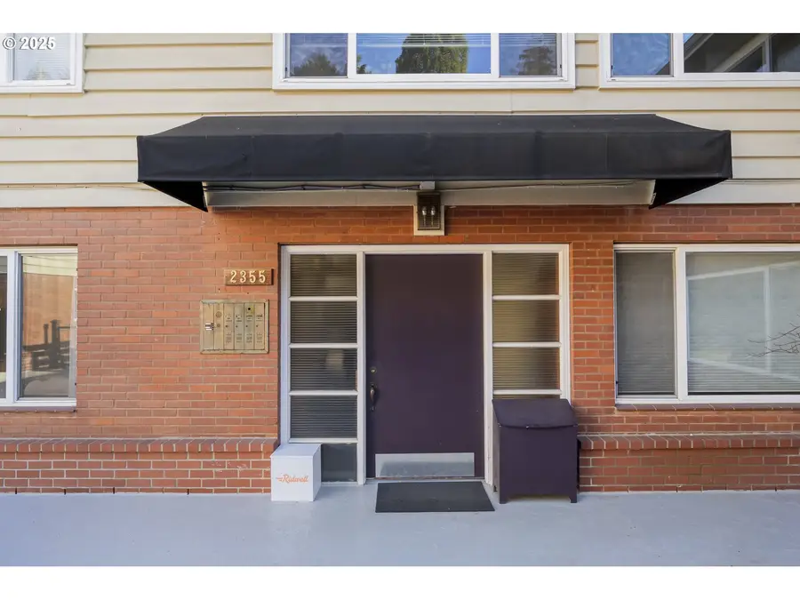 2355 SW Cedar St #9, Portland, OR 97205 - Image #2