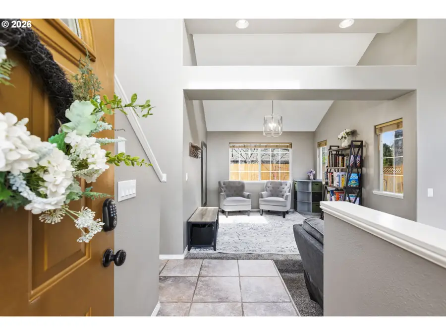 575 NW Queens Ct, Hillsboro, OR 97124 - #3