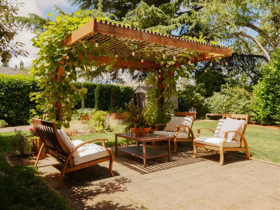 227 SE 84th Ave, Portland, OR 97216 - #2