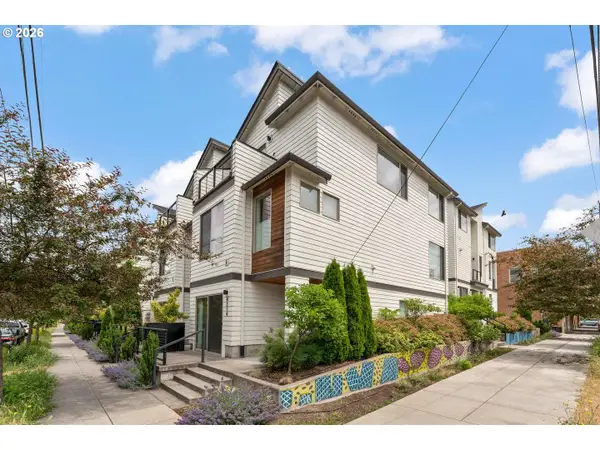 961 N Skidmore St, Portland, OR 97217