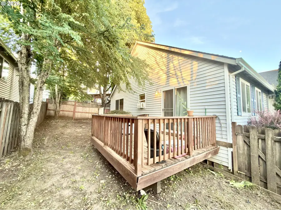 39057 Jerger St, Sandy, OR 97055 - #3