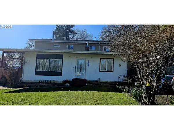 1852 NW Dogwood St, Roseburg, OR 97471