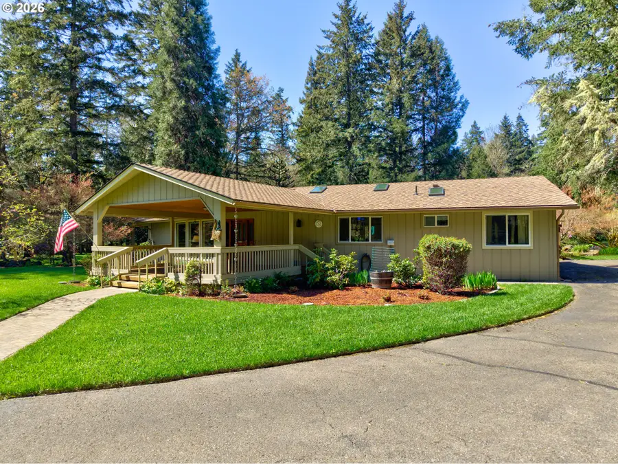 738 Elgarose Rd, Roseburg, OR 97471 - #2