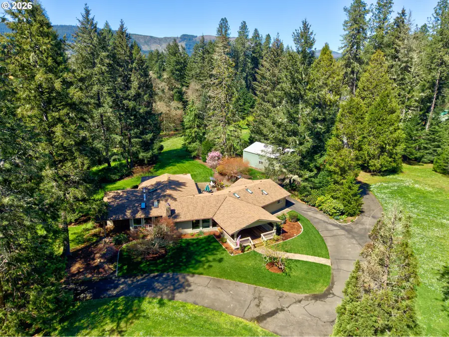738 Elgarose Rd, Roseburg, OR 97471 - #3