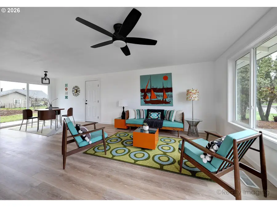 925 N Pershing St, Mount Angel, OR 97362 - #3