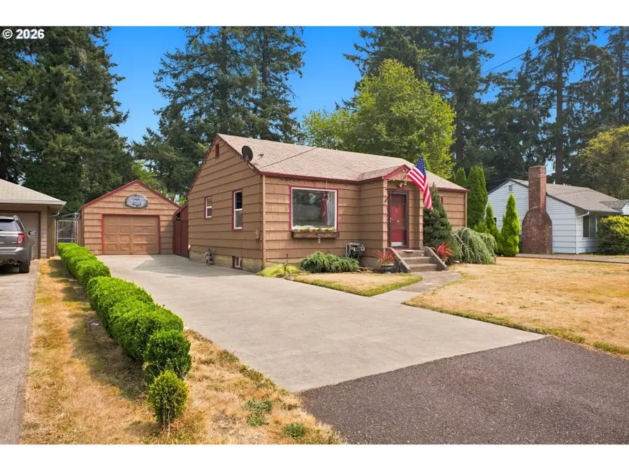 1102 NE 106th Ave, Portland, OR 97220 - #2