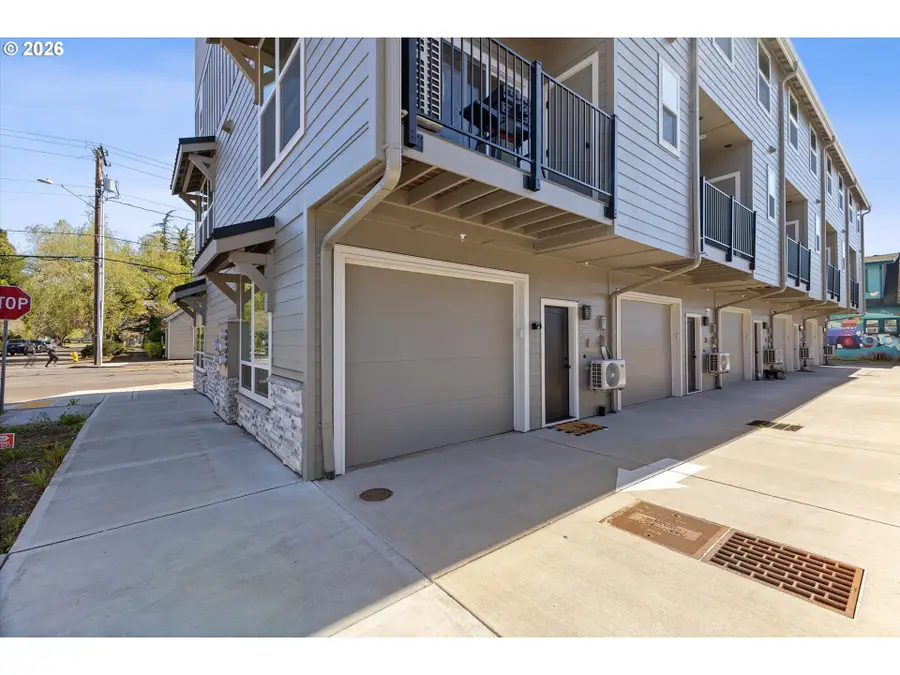 22415 SW Pine St, Sherwood, OR 97140 - #3