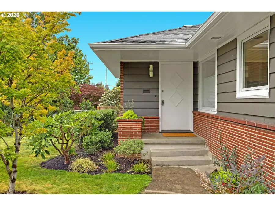 329 SE 50th Ave, Portland, OR 97215 - #2