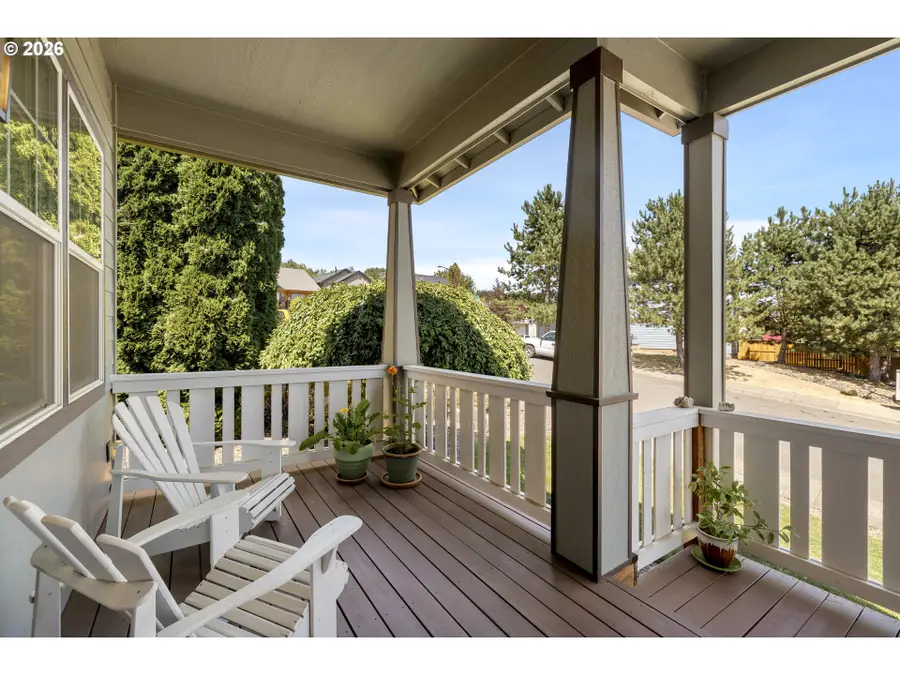 1010 SW Falcon Crest Dr, Dundee, OR 97115 - #3