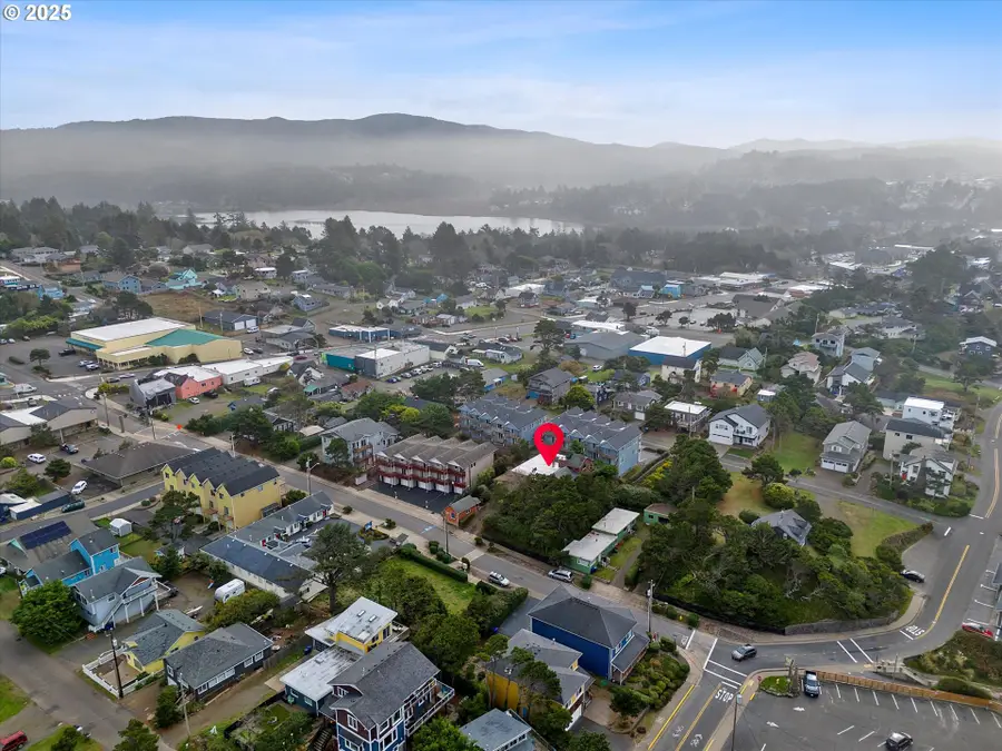 1230 NW 15th St, Lincoln City, OR 97367 - Image #3
