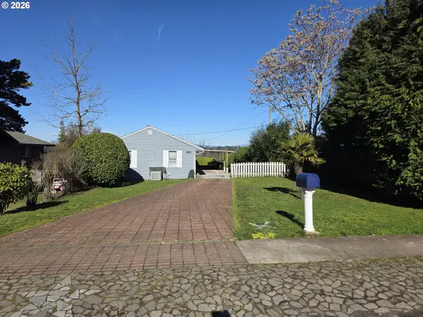 3704 E 14th St, Vancouver, WA 98661