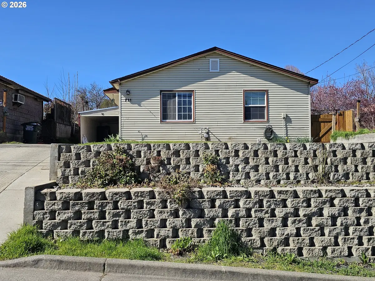711 SE 8th St, Pendleton, OR 97801 - #1