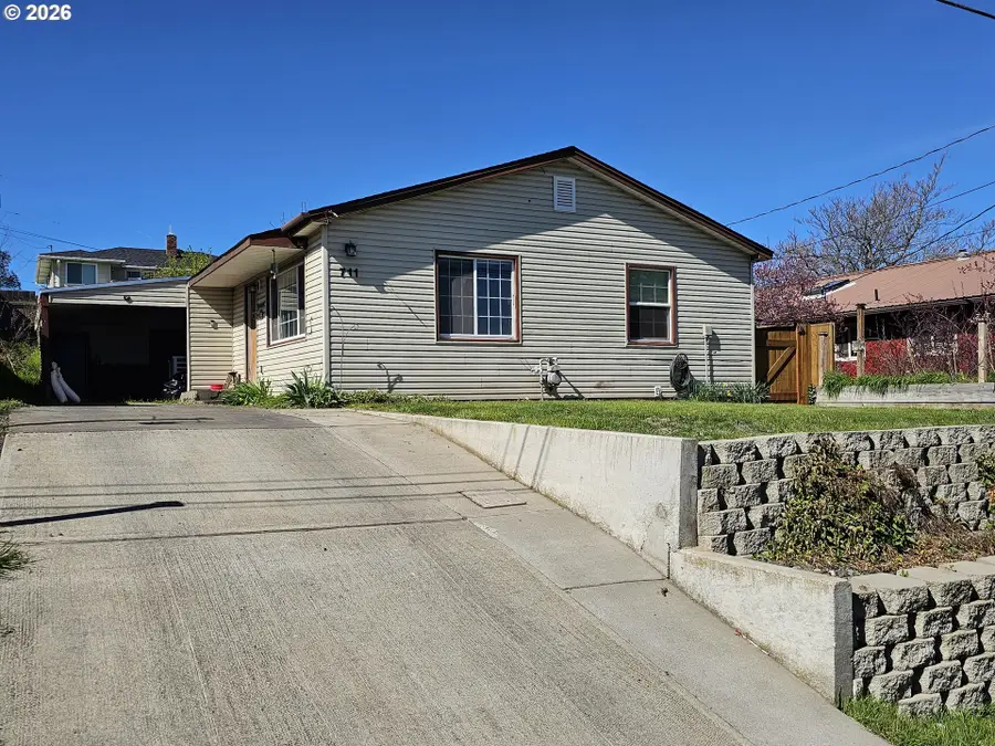 711 SE 8th St, Pendleton, OR 97801 - #2