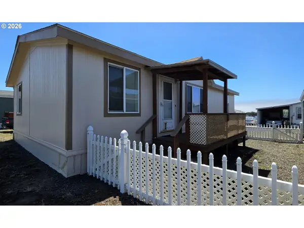 94120 Strahan St #24, GoldBeach, OR 97444
